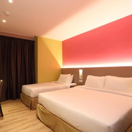 Capital O 9010 Yee Hotel Johor Bahru Buitenkant foto