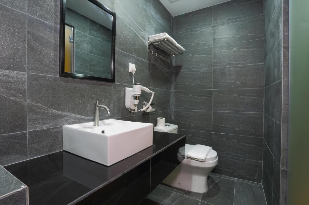 Capital O 9010 Yee Hotel Johor Bahru Buitenkant foto